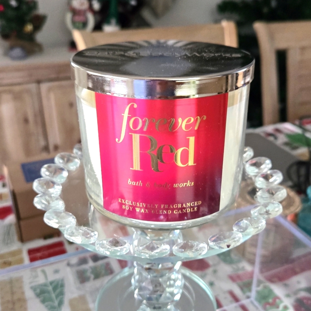 Bath & Body Works Forever Red Candle - Red